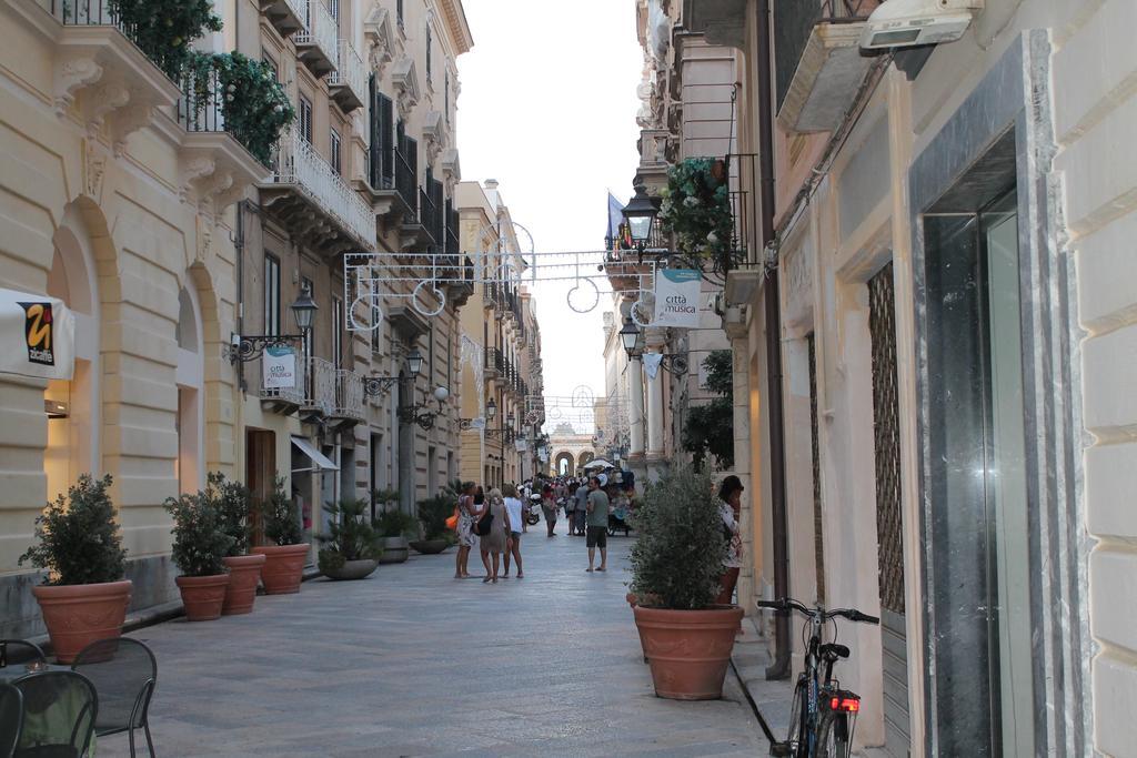 Torrearsa 17 Bed and Breakfast Trapani Buitenkant foto
